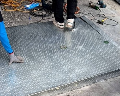 屏東鐵工, 屏東地面水平平台架設, 屏東門口地面平台施作, 屏東地板墊高平台, 屏東花紋鋼板, 屏東鐵工, 屏東鐵件製作, 屏東白鐵花板平台