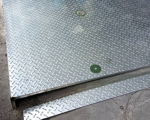 屏東鐵工, 屏東地面水平平台架設, 屏東門口地面平台施作, 屏東地板墊高平台, 屏東花紋鋼板, 屏東鐵工, 屏東鐵件製作, 屏東白鐵花板平台