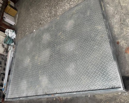 屏東鐵工, 屏東地面水平平台架設, 屏東門口地面平台施作, 屏東地板墊高平台, 屏東花紋鋼板, 屏東鐵工, 屏東鐵件製作, 屏東白鐵花板平台