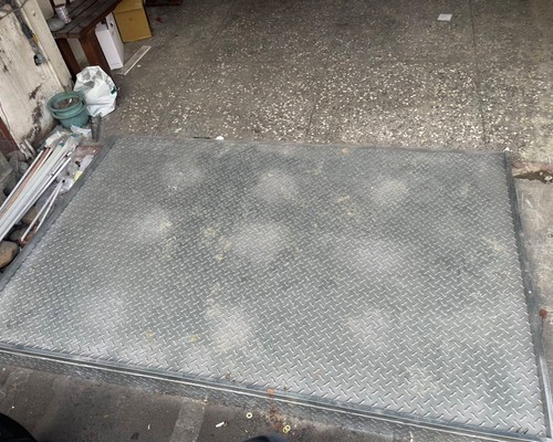 屏東鐵工, 屏東地面水平平台架設, 屏東門口地面平台施作, 屏東地板墊高平台, 屏東花紋鋼板, 屏東鐵工, 屏東鐵件製作, 屏東白鐵花板平台